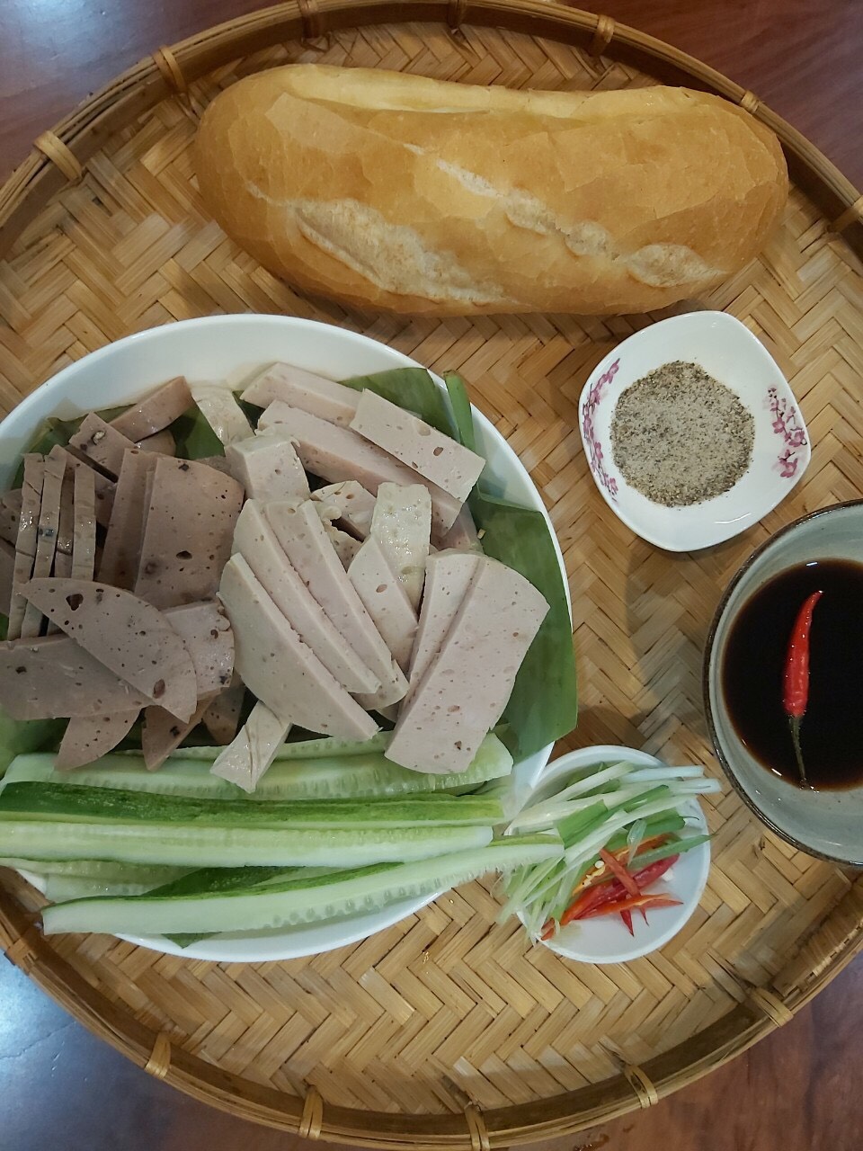 banh-mi-cha-bo-cha-lua.jpg